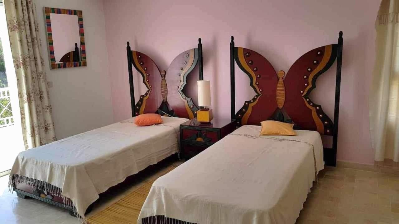 La Maison Les Pins Chambre D'Hote Chez L'Habitant Ла Марса Екстериор снимка