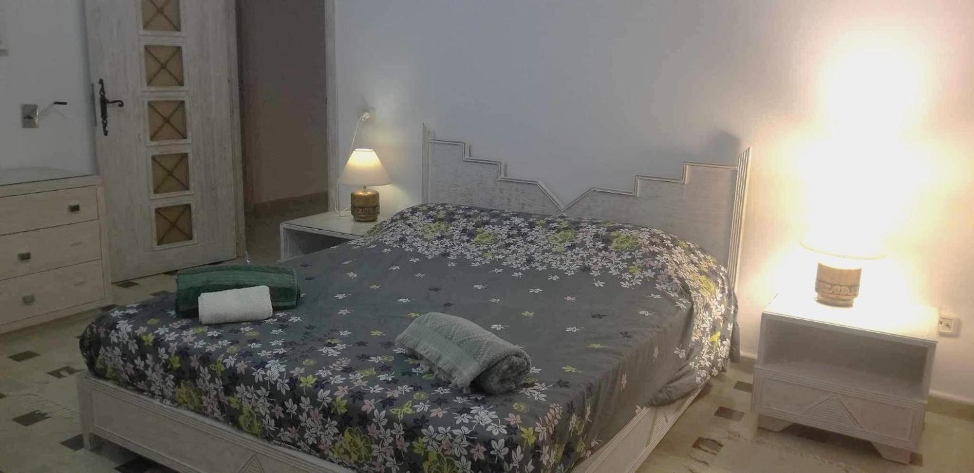 La Maison Les Pins Chambre D'Hote Chez L'Habitant Ла Марса Екстериор снимка