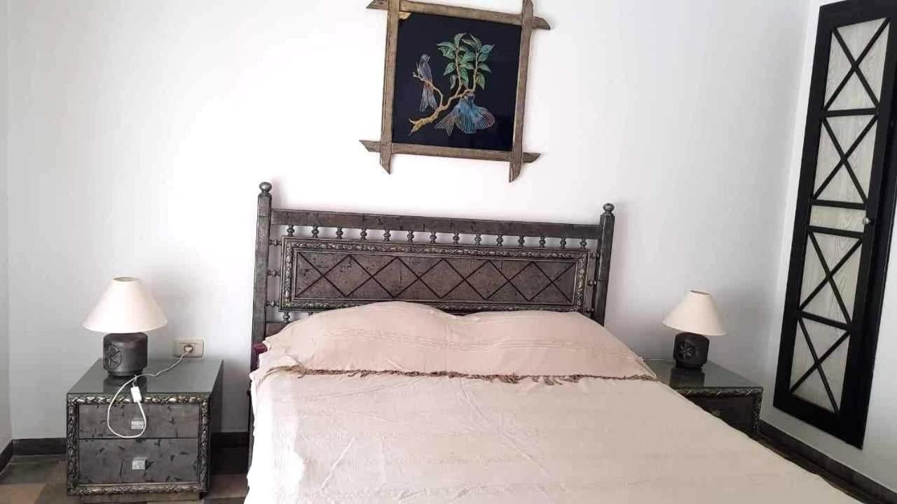 La Maison Les Pins Chambre D'Hote Chez L'Habitant Ла Марса Екстериор снимка
